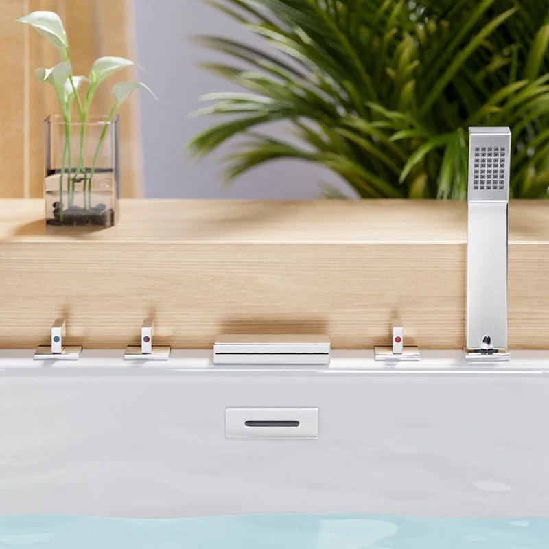 Bañera de acrílico rectangular contemporánea, de espaldas la pared, color blanco Clearhalo