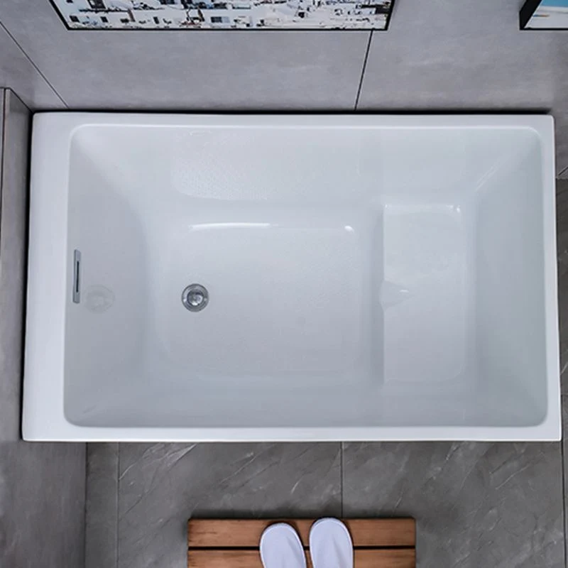 Bañera de acrílico rectangular contemporánea, de espaldas la pared, color blanco Clearhalo