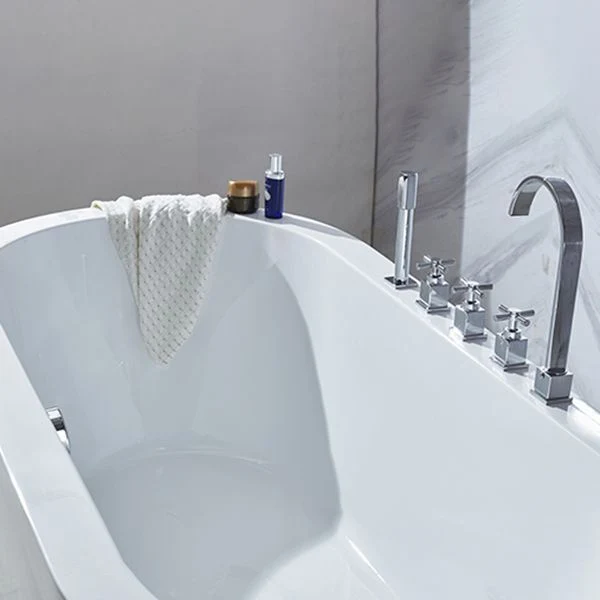 Bañera independiente ovalada moderna de espaldas la pared Bañera de inmersión de acrílico Clearhalo