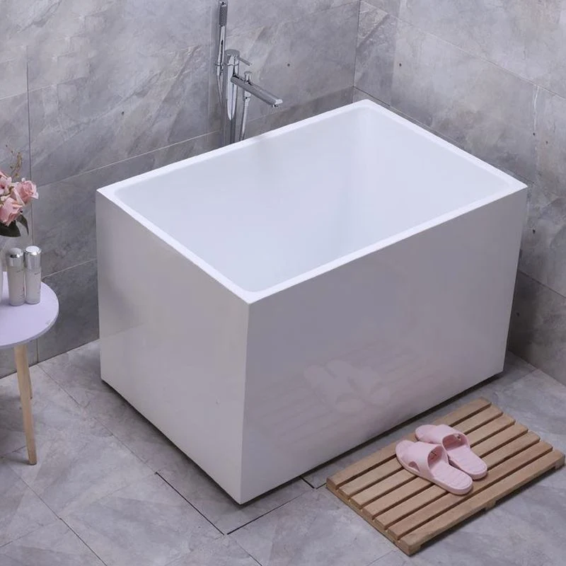 Bañera moderna empotrada en la pared Bañera rectangular con acabado antiguo Clearhalo