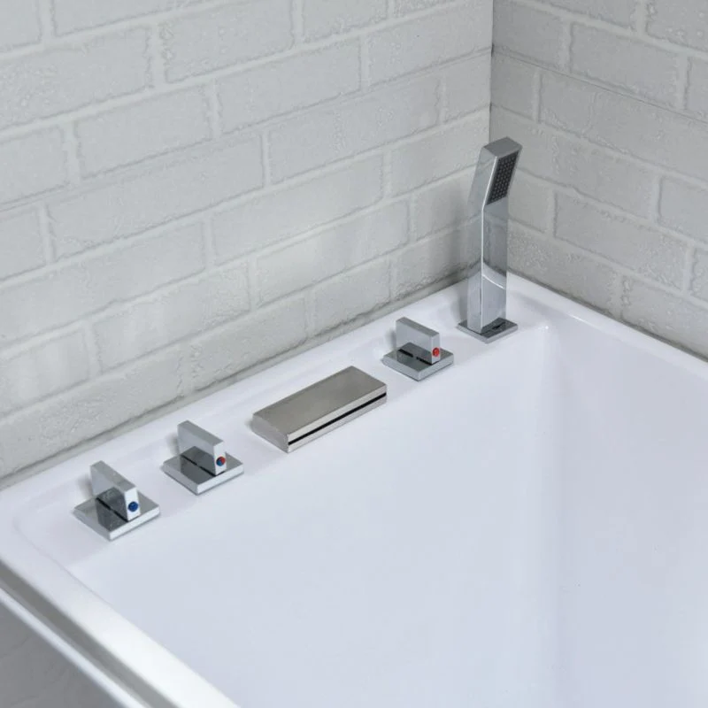 Bañera moderna empotrada la pared Bañera rectangular con acabado antiguo Clearhalo