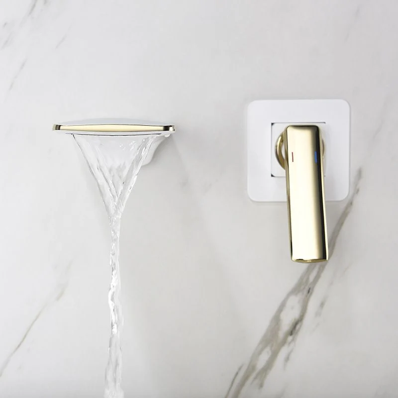 Grifo estilo Glam, grifo de baño de pared con mango monomando Negro Clearhalo