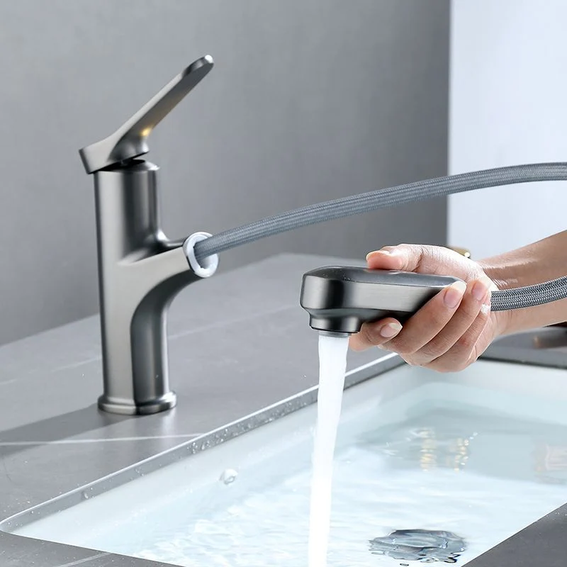 Grifos de centro estilo moderno Grifos de baño con manija de palanca Plata Clearhalo