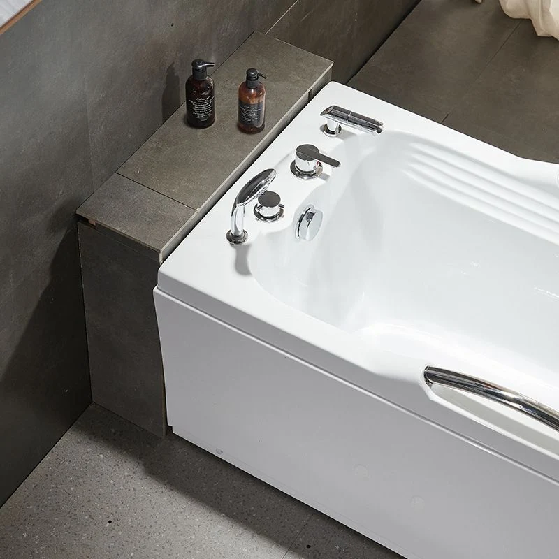 Moderno con grifo, bañera, baño, bañera rectangular de remojo Clearhalo