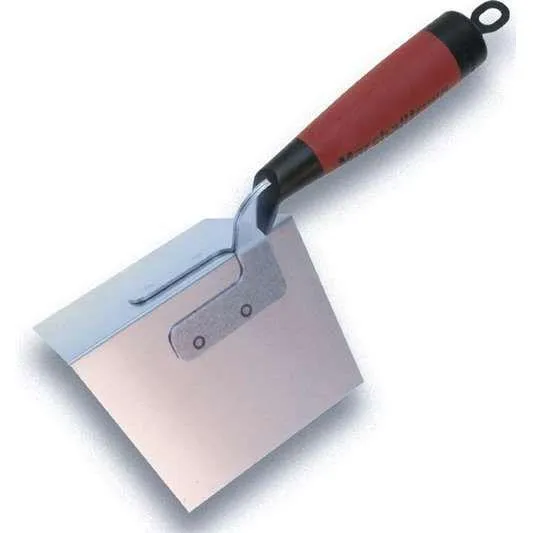 Marshalltown® Paleta para esquinas exteriores de 5 X 3 3/4 con mango Durasoft®