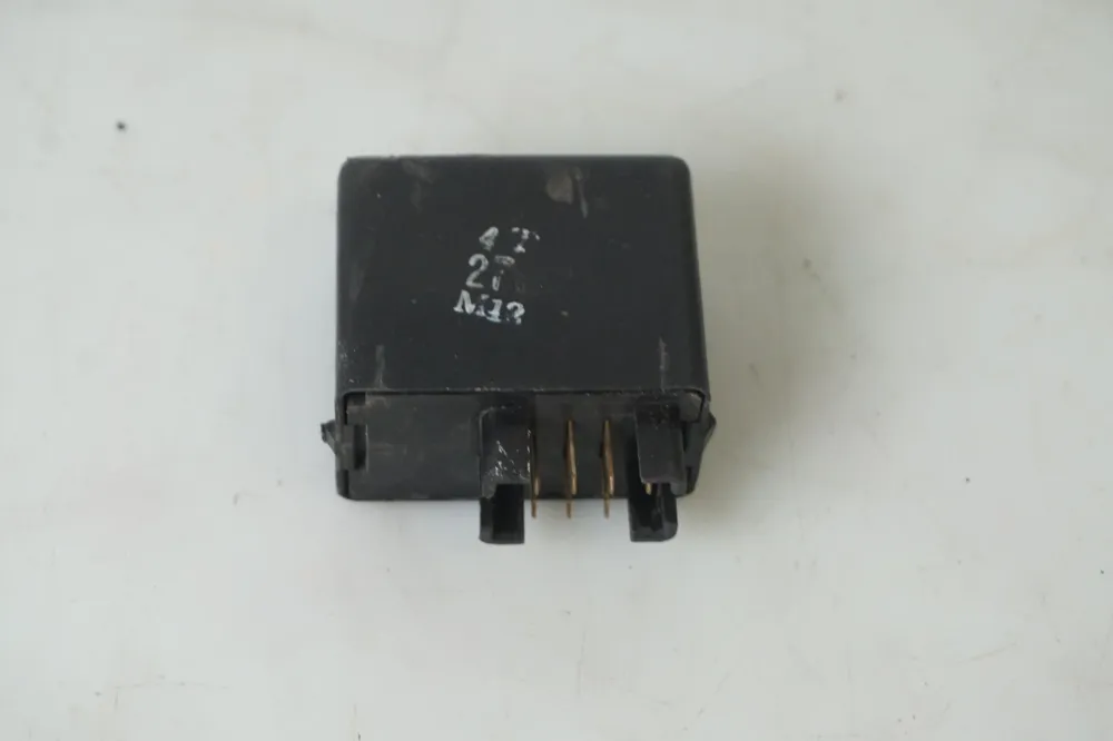 relé de intermitentes Suzuki