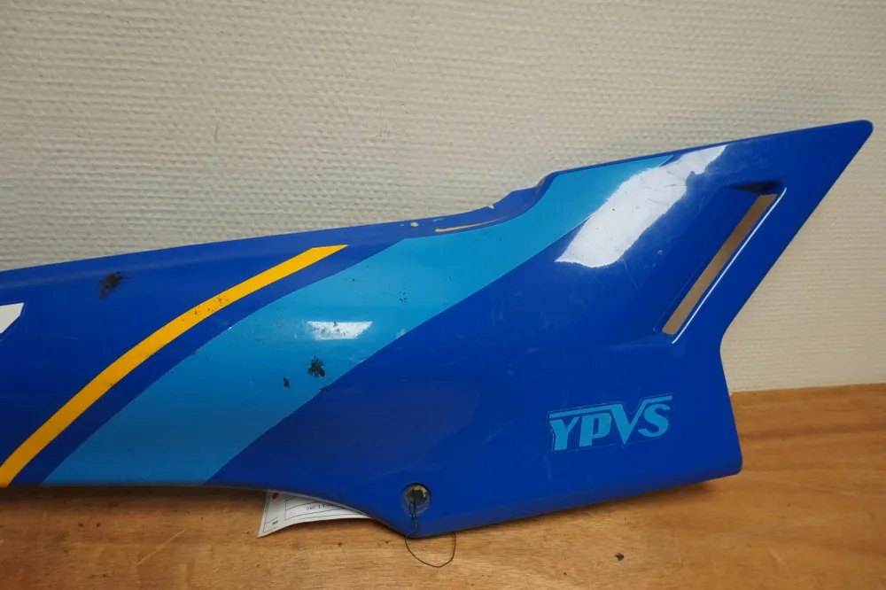 panel lateral Yamaha