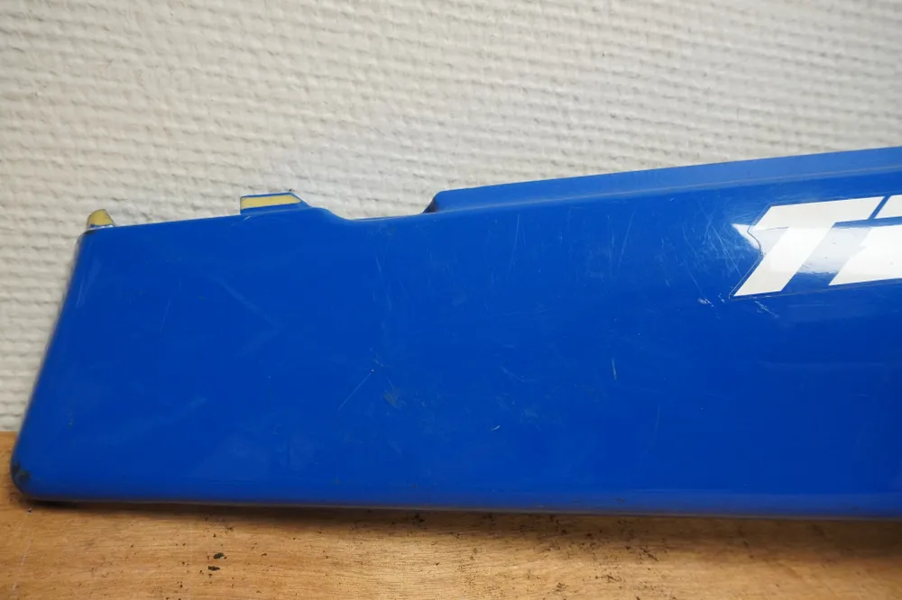 panel lateral Yamaha
