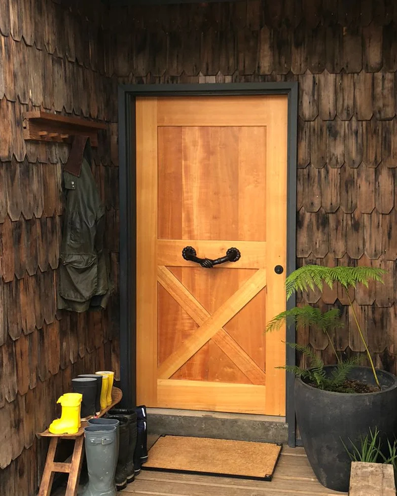 Puerta Granero tipo cruz Casa Zaru