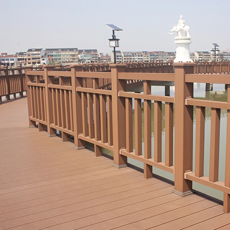 Baldosa cepillada con alambre, bloqueo de clic, madera de ingenierí para patio y jardín Madera Clearhalo