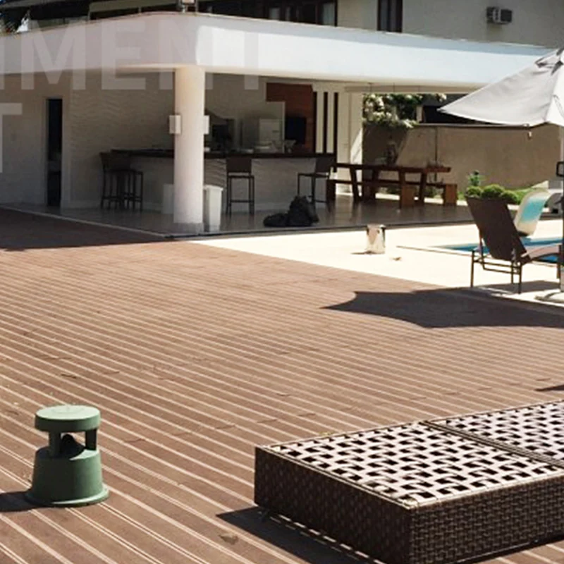 Baldosa resistente al agua, madera de ingenierí con cerradura suave contemporánea para Patio y jardín Marron Clearhalo