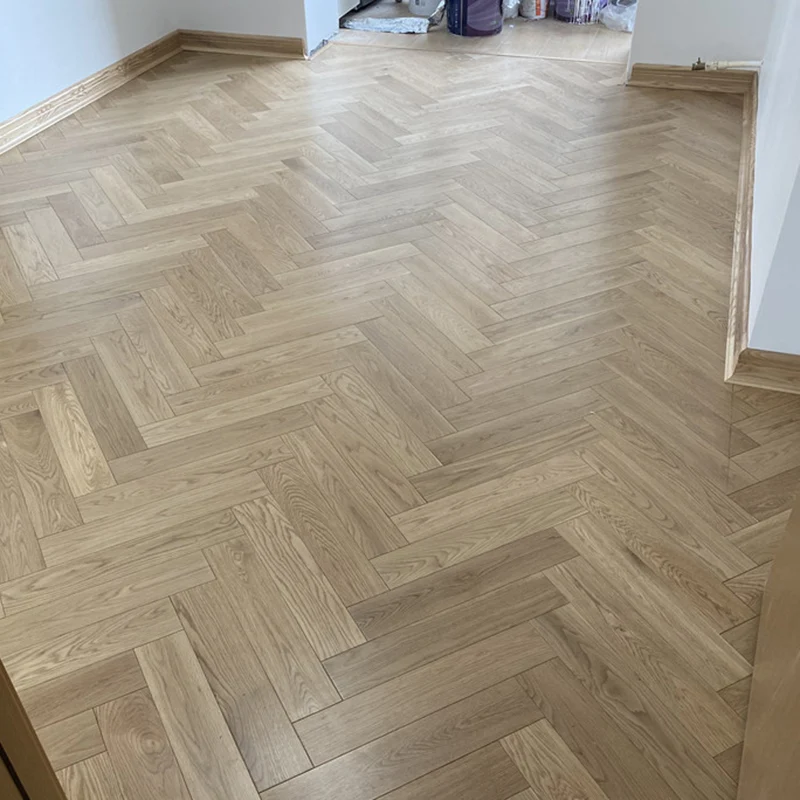 Baldosas de madera con cierre de clic resistentes al agua cepilladas con alambre para pisos de madera modernos Clearhalo