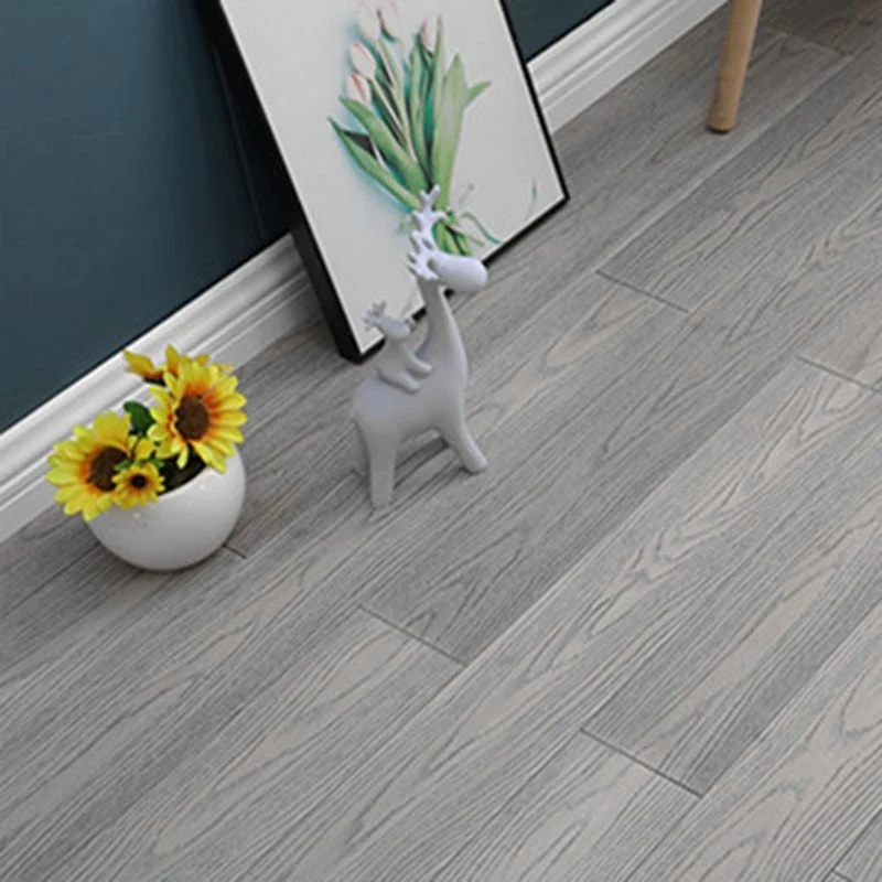 Baldosas para pisos de madera modernas, pieza de moldura lateral resistente al agua con bloqueo por clic Clearhalo