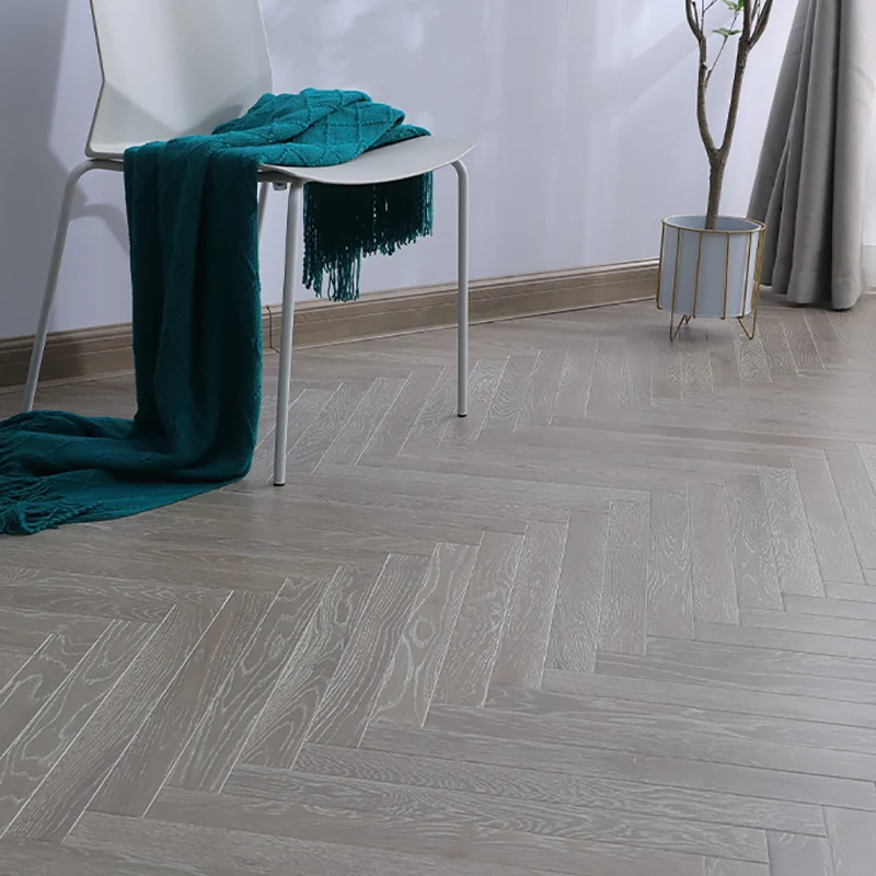 Baldosas de suelo modernas, tablones de suelo de parquet de madera maciza cepillados con alambre Clearhalo