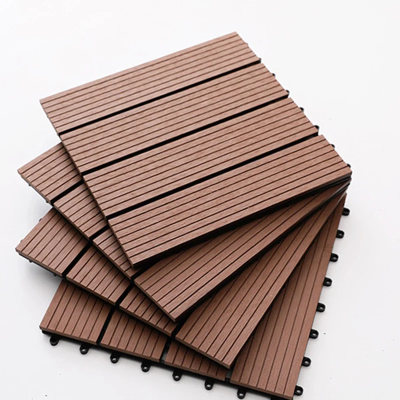 El Decking del modelo rayado teja el patio al aire libre del tablón cuadrado de la cubierta que entrelaza Clearhalo