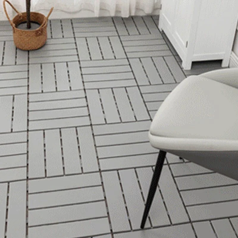 El Decking de madera moderno teja las tejas del suelo del patio del color sólido que entrelazan Clearhalo