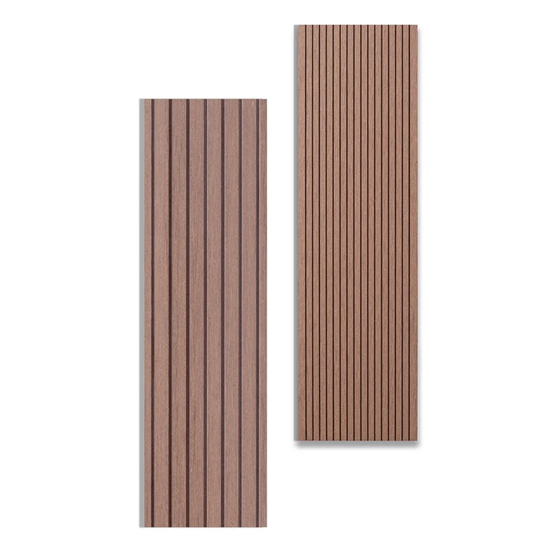 Instalación clavada de baldosas de madera rectangulares para patio al aire libre Clearhalo