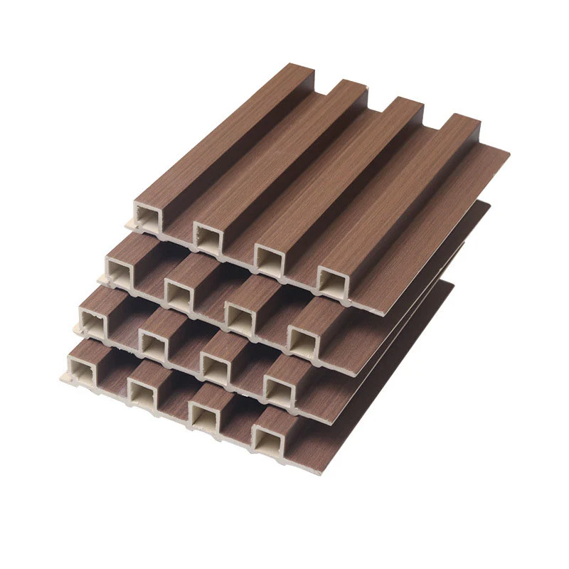 Los paneles de pared de madera modernos pegan el panel de pared impermeable de la sala de estar Marron Clearhalo
