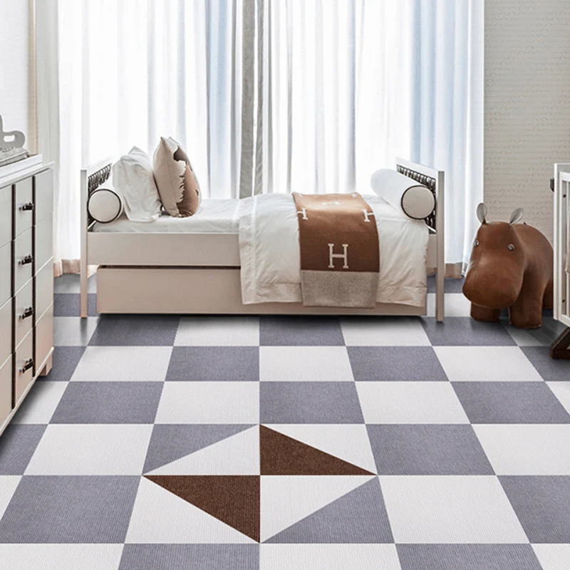 Losetas de alfombra autoadhesivas de color sólido resistentes la decoloración para sala de estar Beis Clearhalo