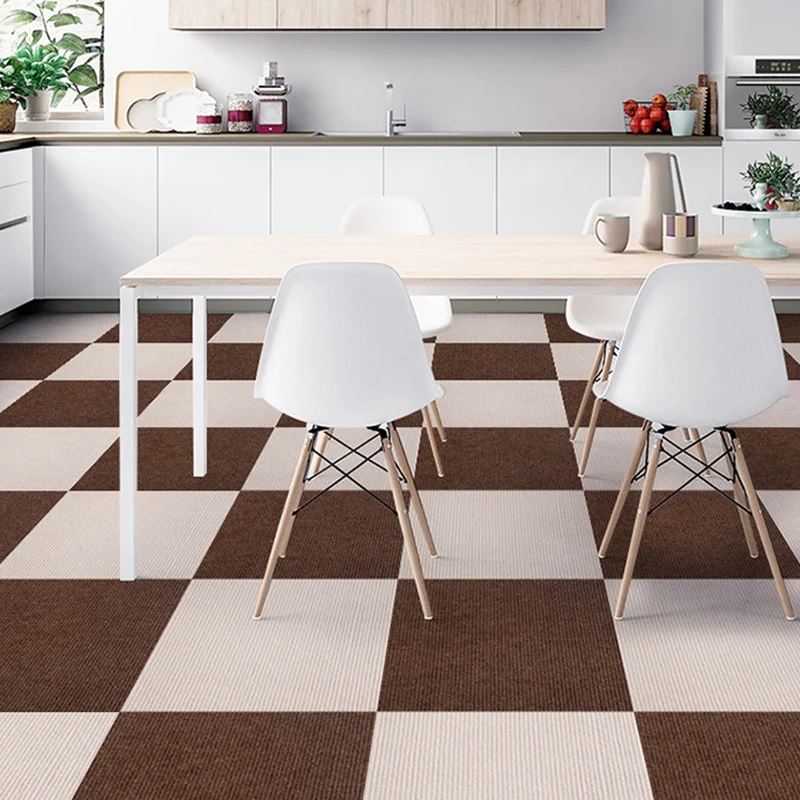 Losetas de alfombra autoadhesivas de color sólido resistentes la decoloración para sala de estar Beis Clearhalo