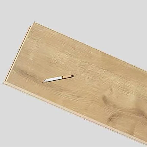 Piso laminado de estilo moderno Piso laminado de madera resistente rayones impermeables Clearhalo