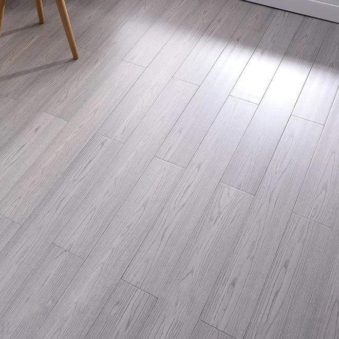 Piso laminado de estilo moderno Piso laminado de madera maciza resistente rayones Clearhalo