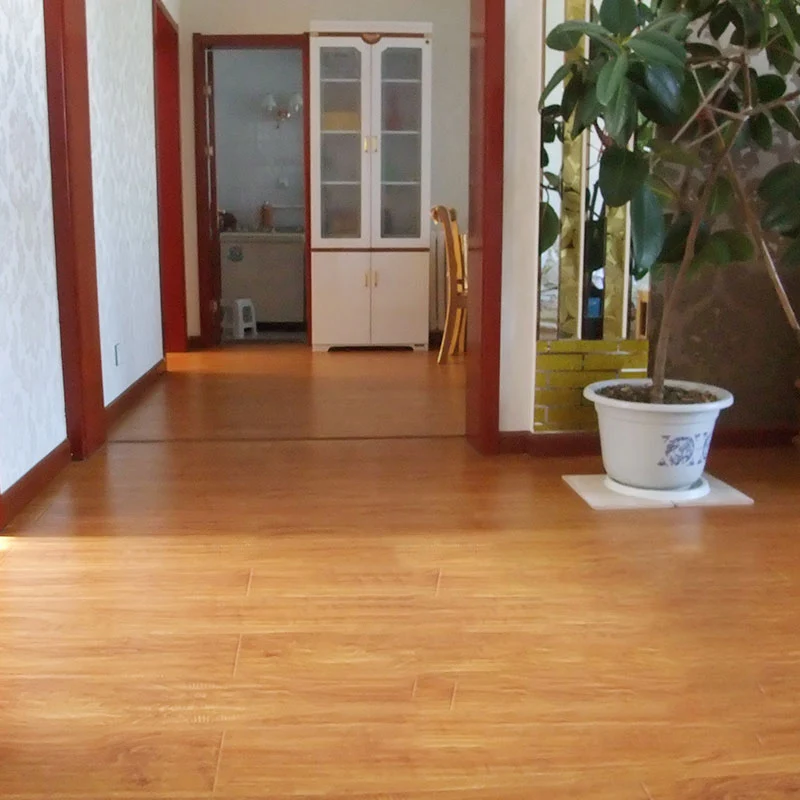 Piso laminado impermeable resistente los arañazos con cerradura de clic rectangular laminado de madera Clearhalo