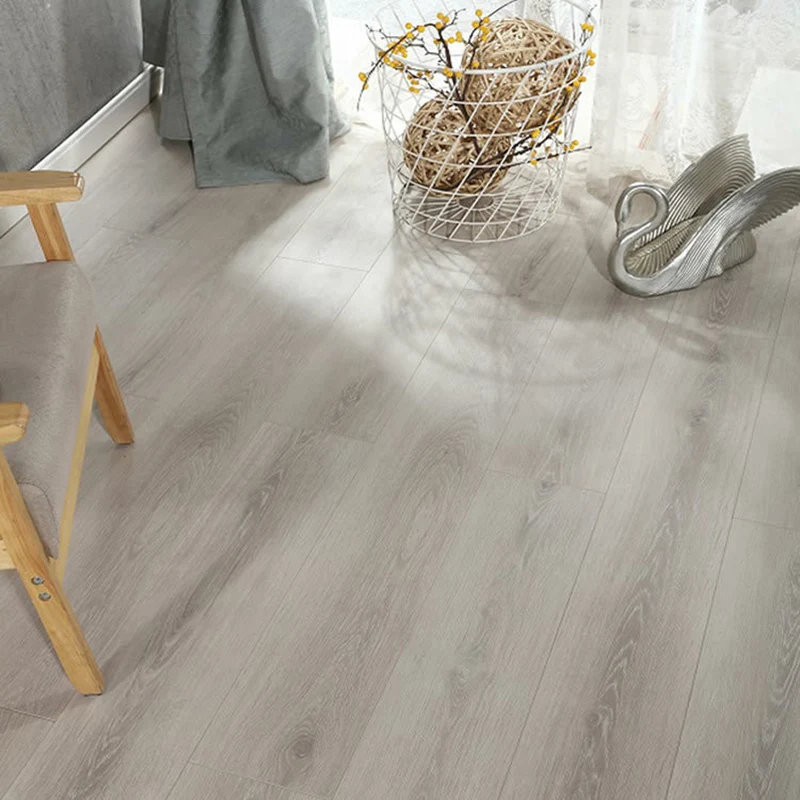 Piso laminado resistente al deslizamiento de pino, piso laminado moderno Clearhalo