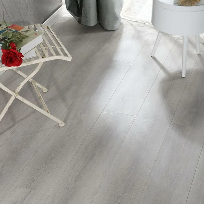 Piso laminado resistente al deslizamiento de pino, piso laminado moderno Clearhalo