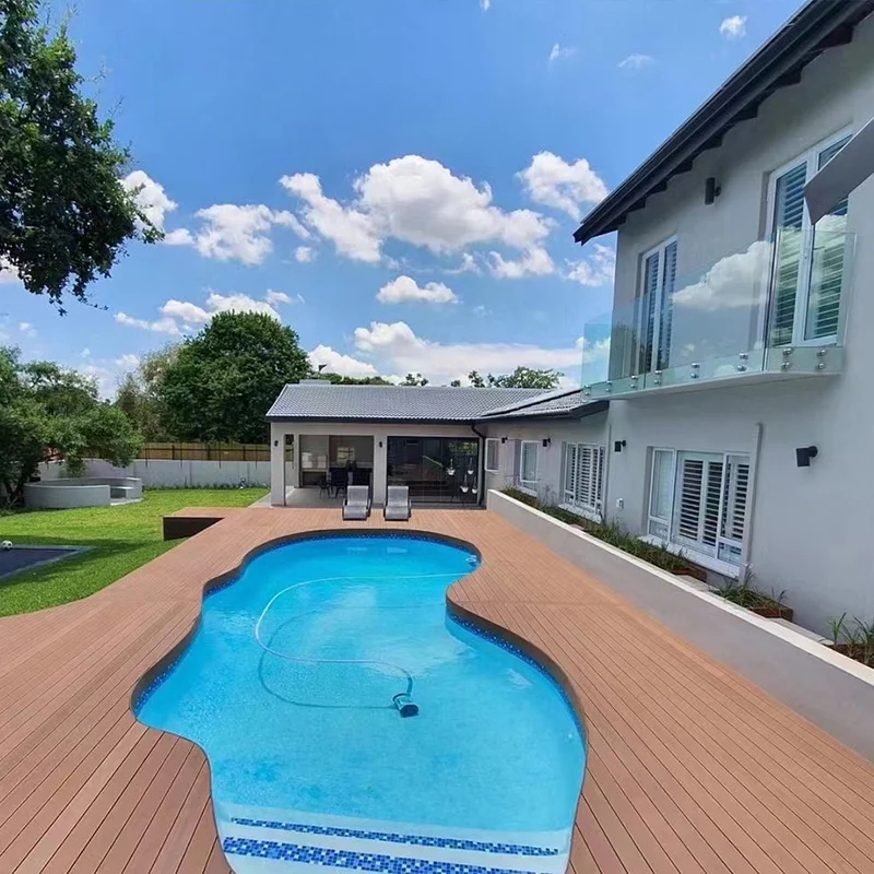 Piso laminado resistente al resbalón del suelo del tablón de madera plástico al aire libre Clearhalo