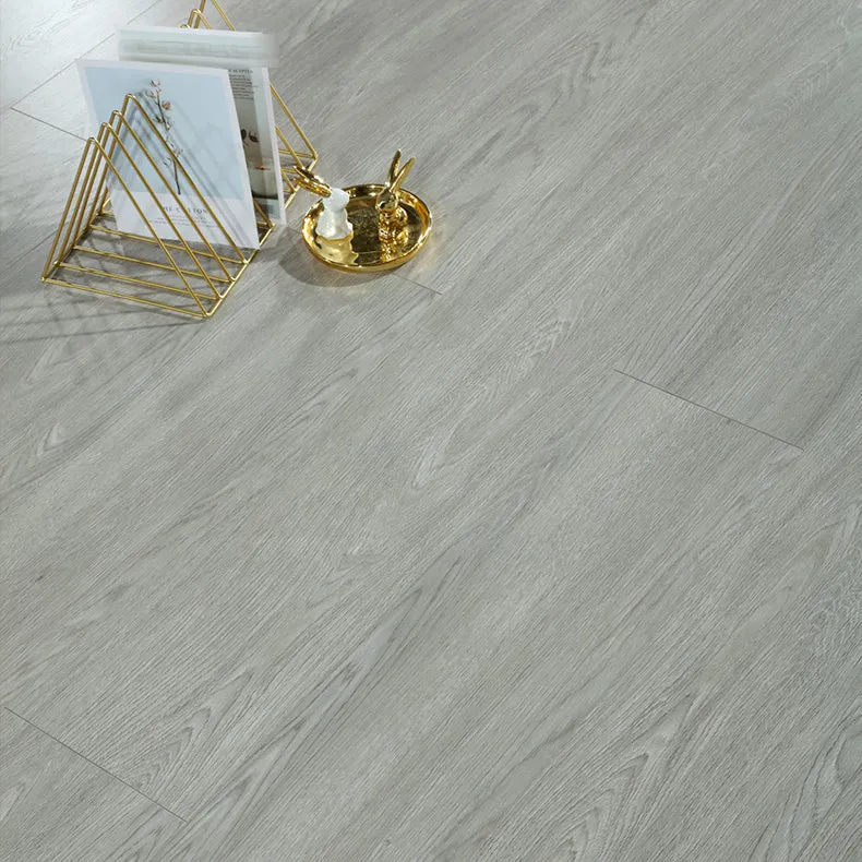 Suelo laminado moderno de madera maciza E0 en color natural, Click-Lock, resistente al agua Gris Clearhalo