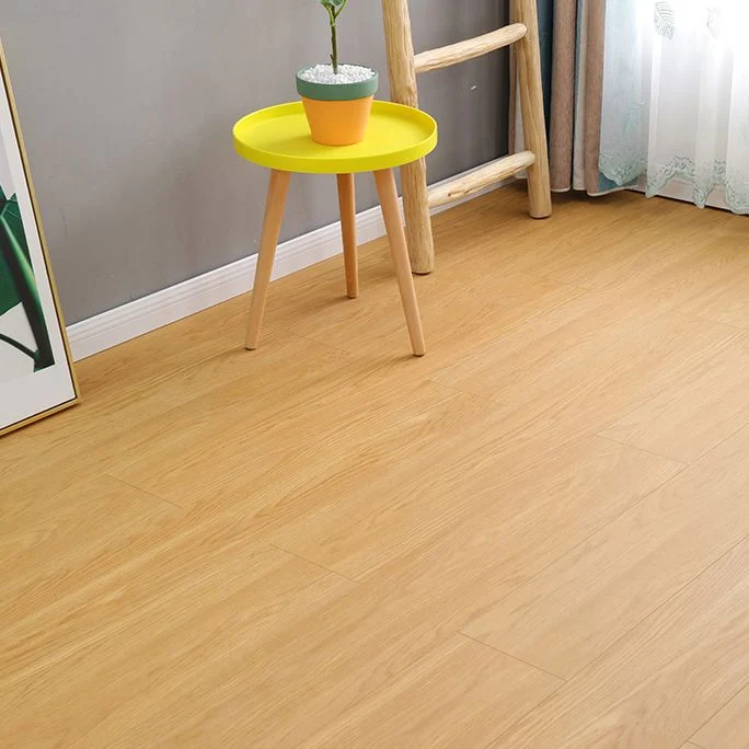 Suelo laminado moderno de madera maciza natural de 12 mm, cierre con clic, resistente al agua Gris Clearhalo