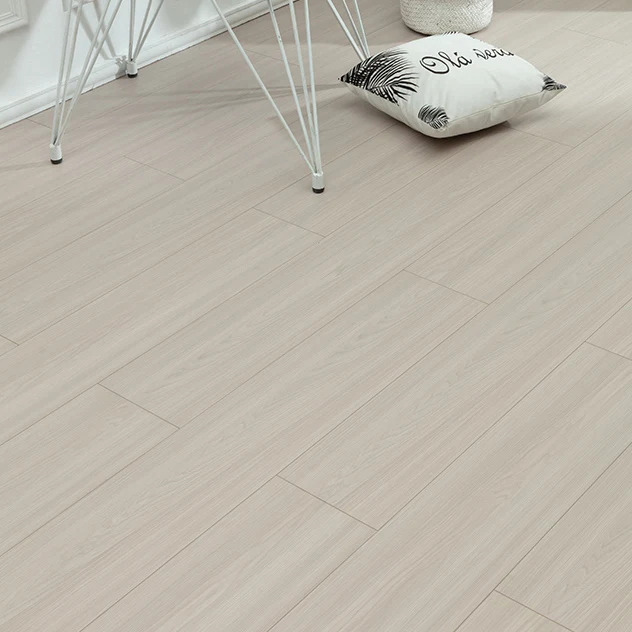 Suelo laminado tradicional Piso laminado resistente al rayado de 15 mm de espesor Clearhalo