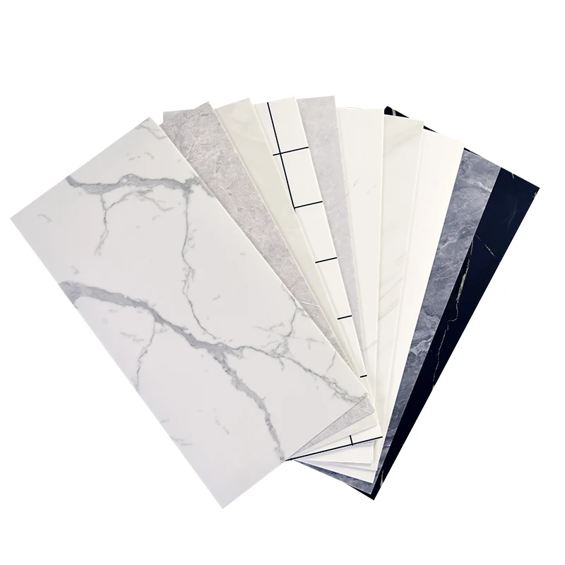 Tablero de pared interior moderno, impermeable, veteado, para salpicaduras, para pelar y pegar Beis Clearhalo