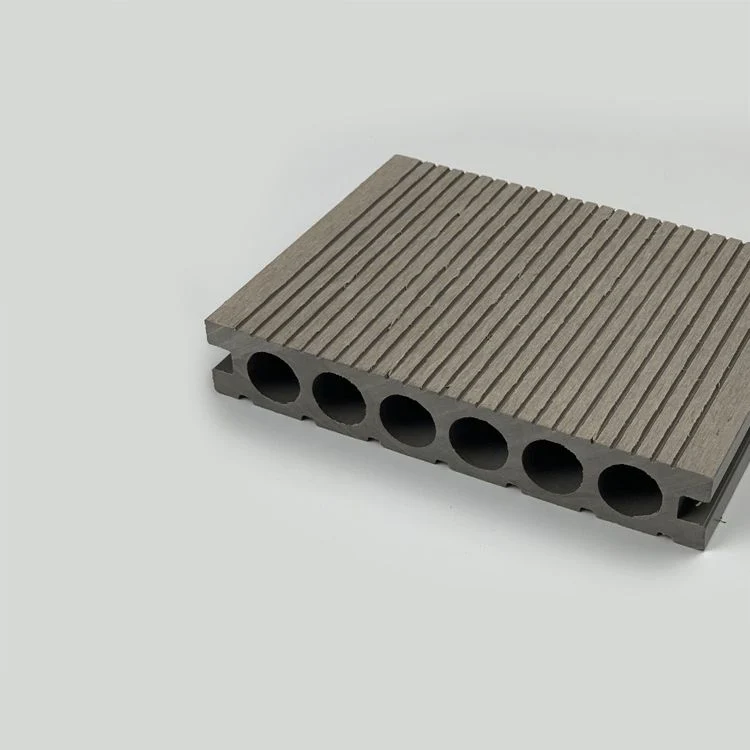 Tablero de piso impermeable con patrón de rayas de madera para pisos al aire libre Madera Clearhalo