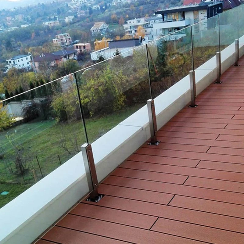 Tablero de piso de patrón de rayas de madera al aire libre de tablón de cubierta moderno Clearhalo