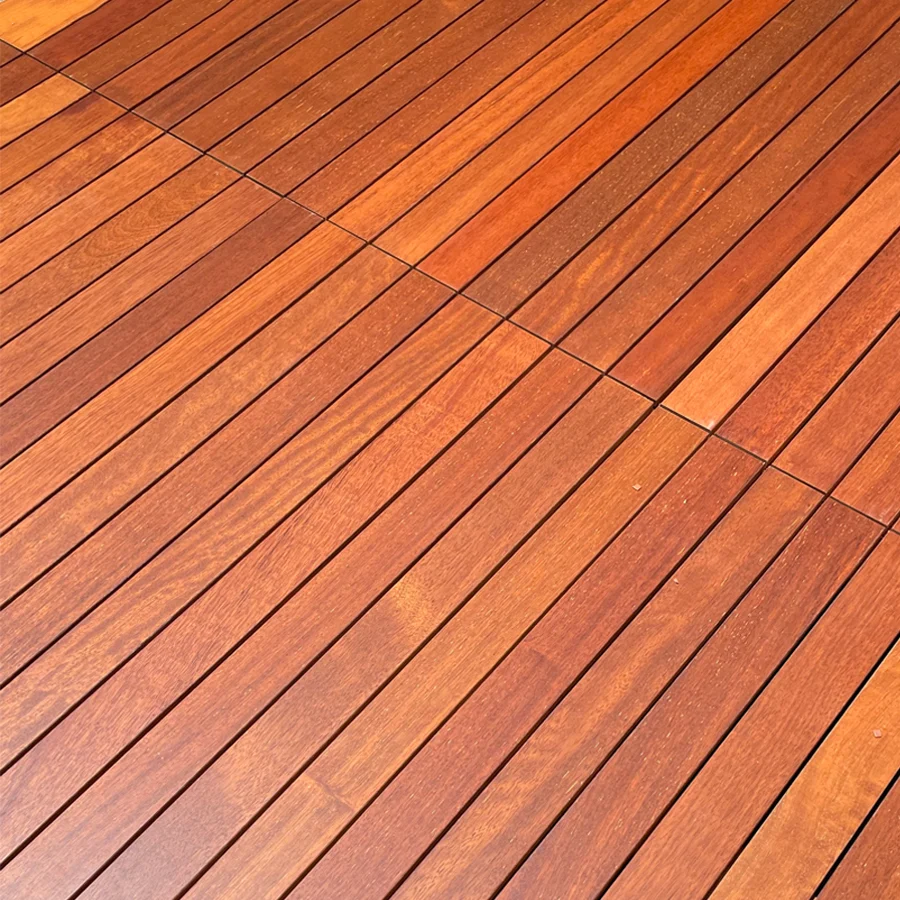 Tablón de suelo entrelazado de azulejos de madera para terrazas de patio al aire libre Clearhalo