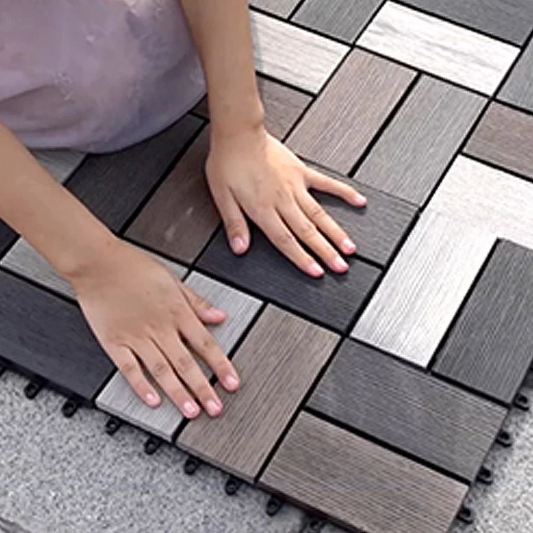 Tablones de madera autoadhesivos de madera marrón para suelo recuperados para balcón Clearhalo