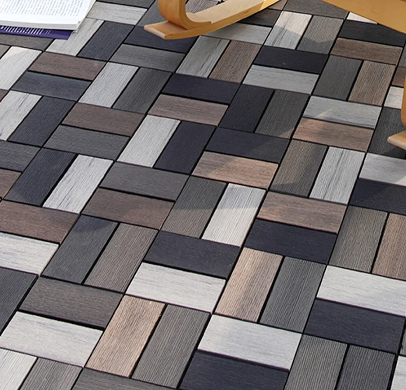 Tablones de madera autoadhesivos de madera marrón para suelo recuperados para balcón Clearhalo