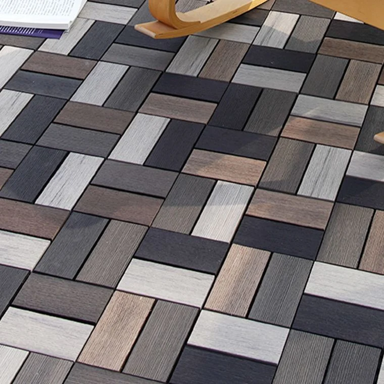 Tablones de madera autoadhesivos de madera marrón para suelo recuperados para balcón Clearhalo