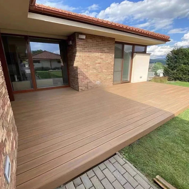Tejas de cubierta de madera dura diseñadas con tablones de pared de madera cepillada con alambre Clearhalo