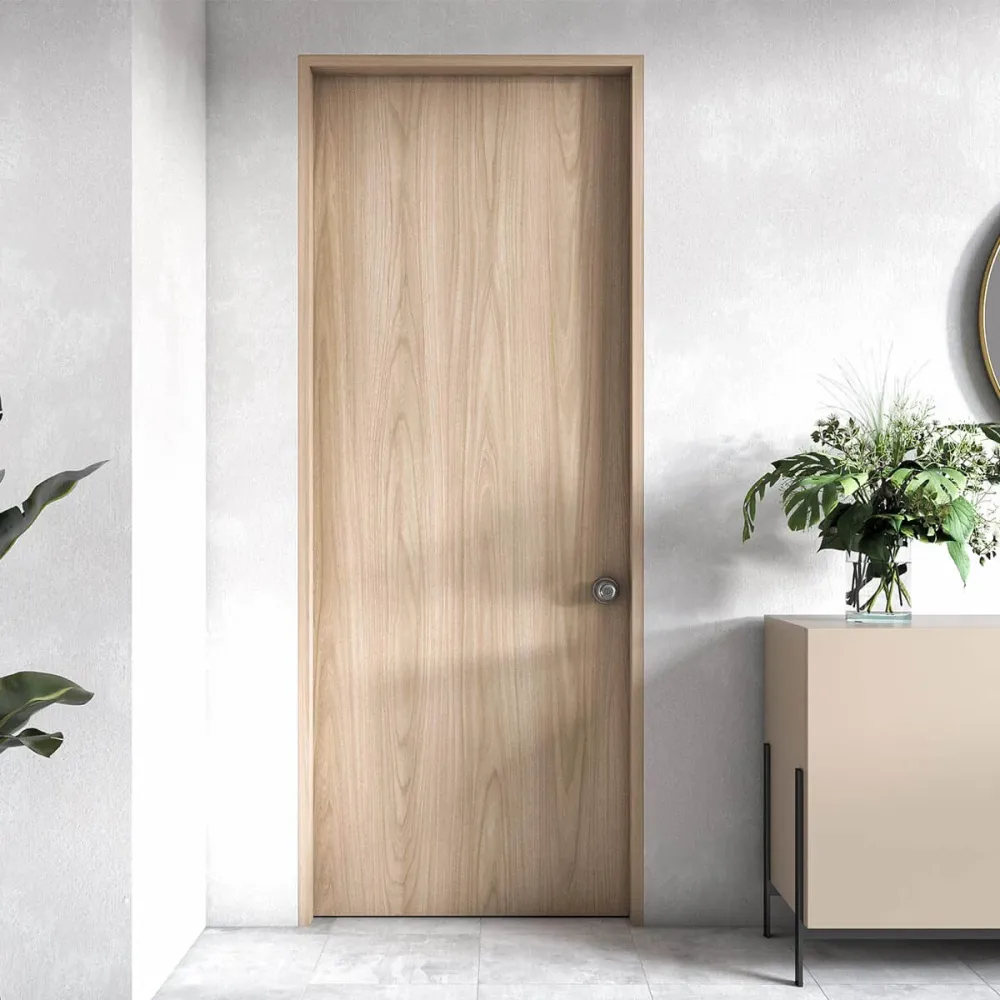 Puerta de madera melaminica veta vertical color Fresno Europeo 80 cm x 235 cm Galantti