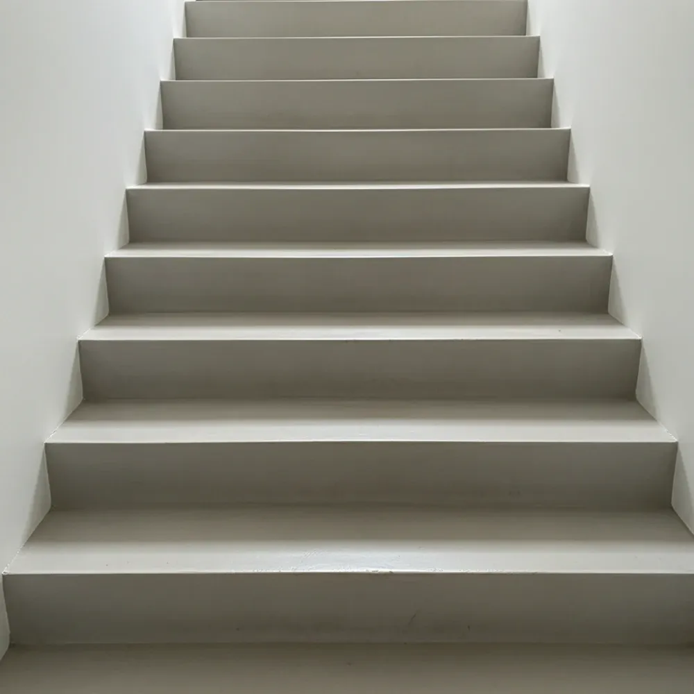 Kit de microcemento para escaleras de obra para 24 m² Spike Smartcret